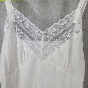 Vtg Sliperfection White Full Slip‎ Size 32 USA Vintage Lace Trim